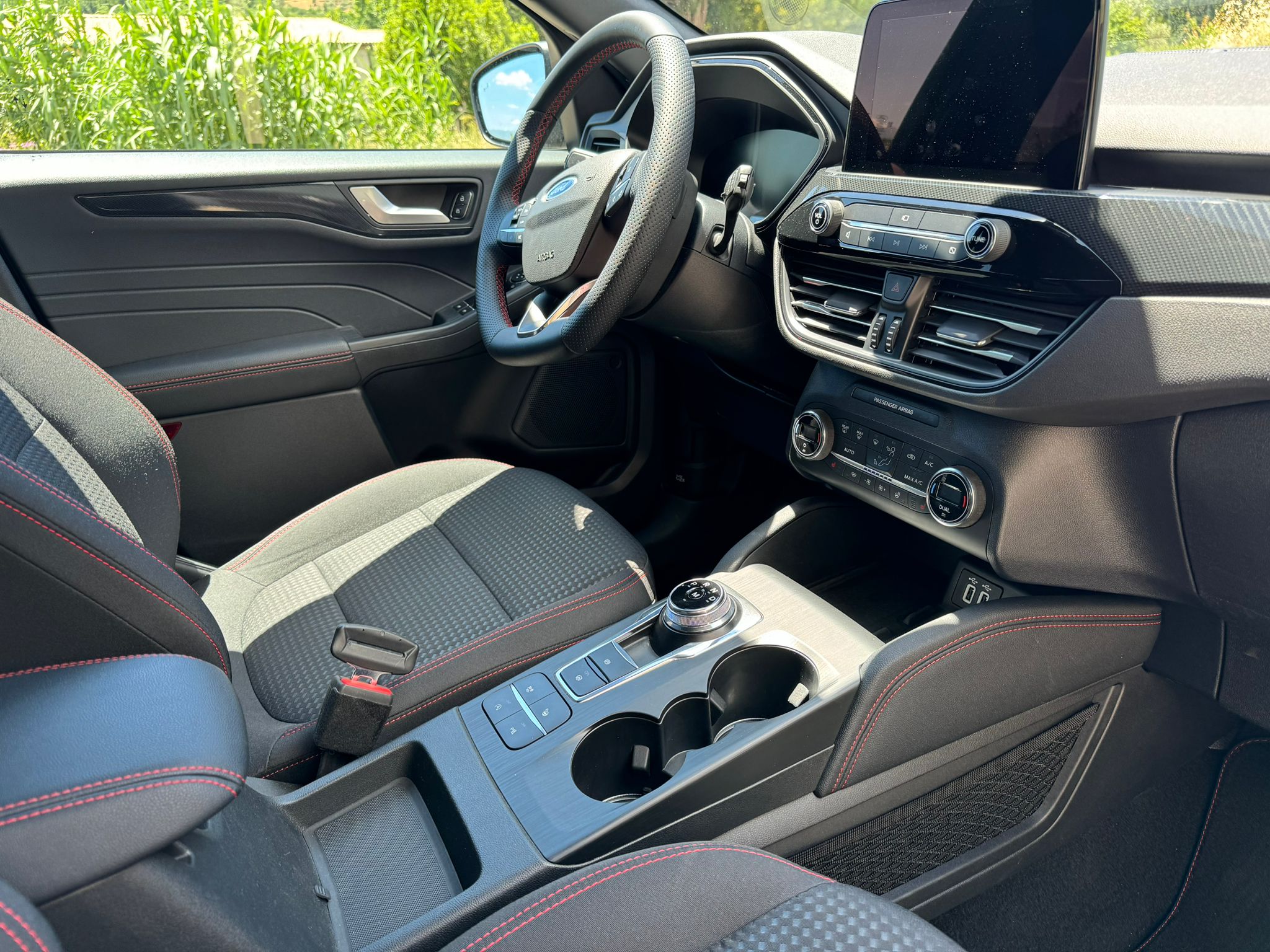 
								FORD KUGA 1.5 ECOBLUE 120CV AUT.2WD ST-LINE X ANNO 2022 Sede: Rende completo									