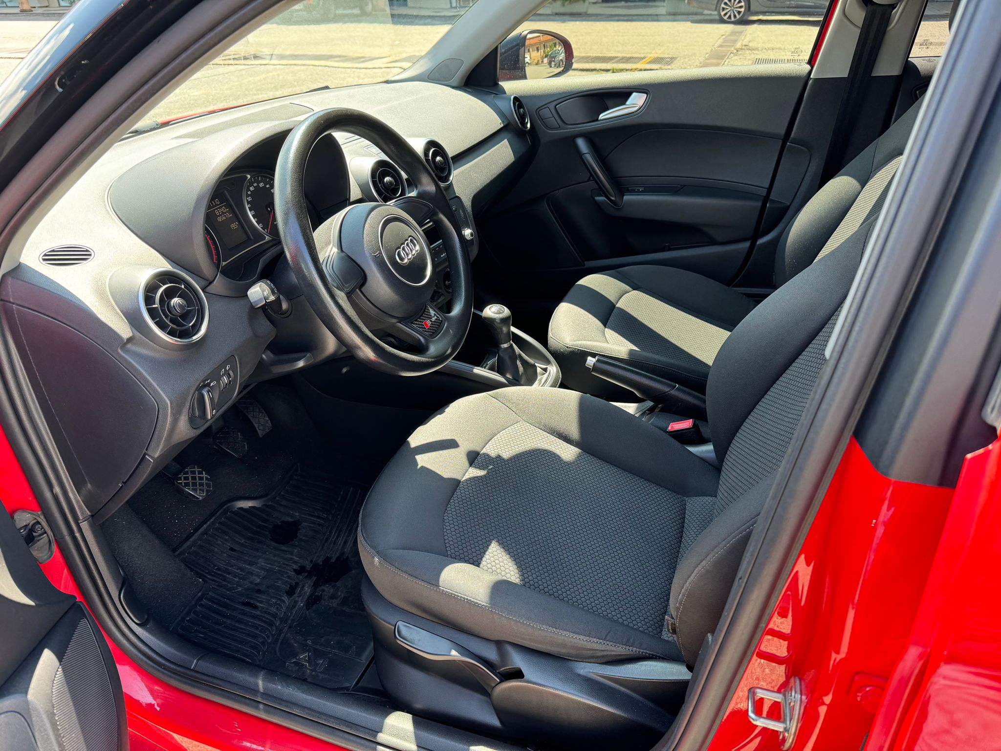 
								AUDI A1 1.6 TDI 116CV ANNO 2018 completo									