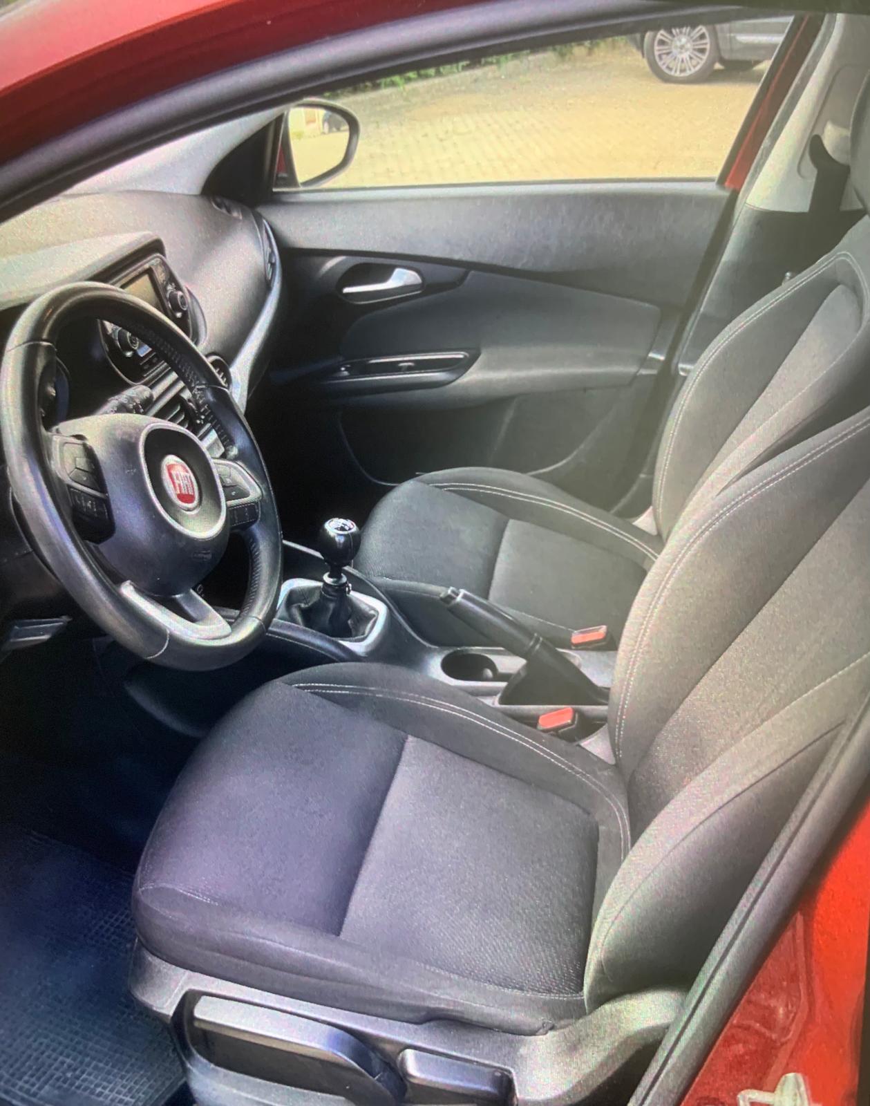 
								FIAT TIPO 1.6 MJT 120CV SeS 5 PORTE EASY ANNO 2018 completo									