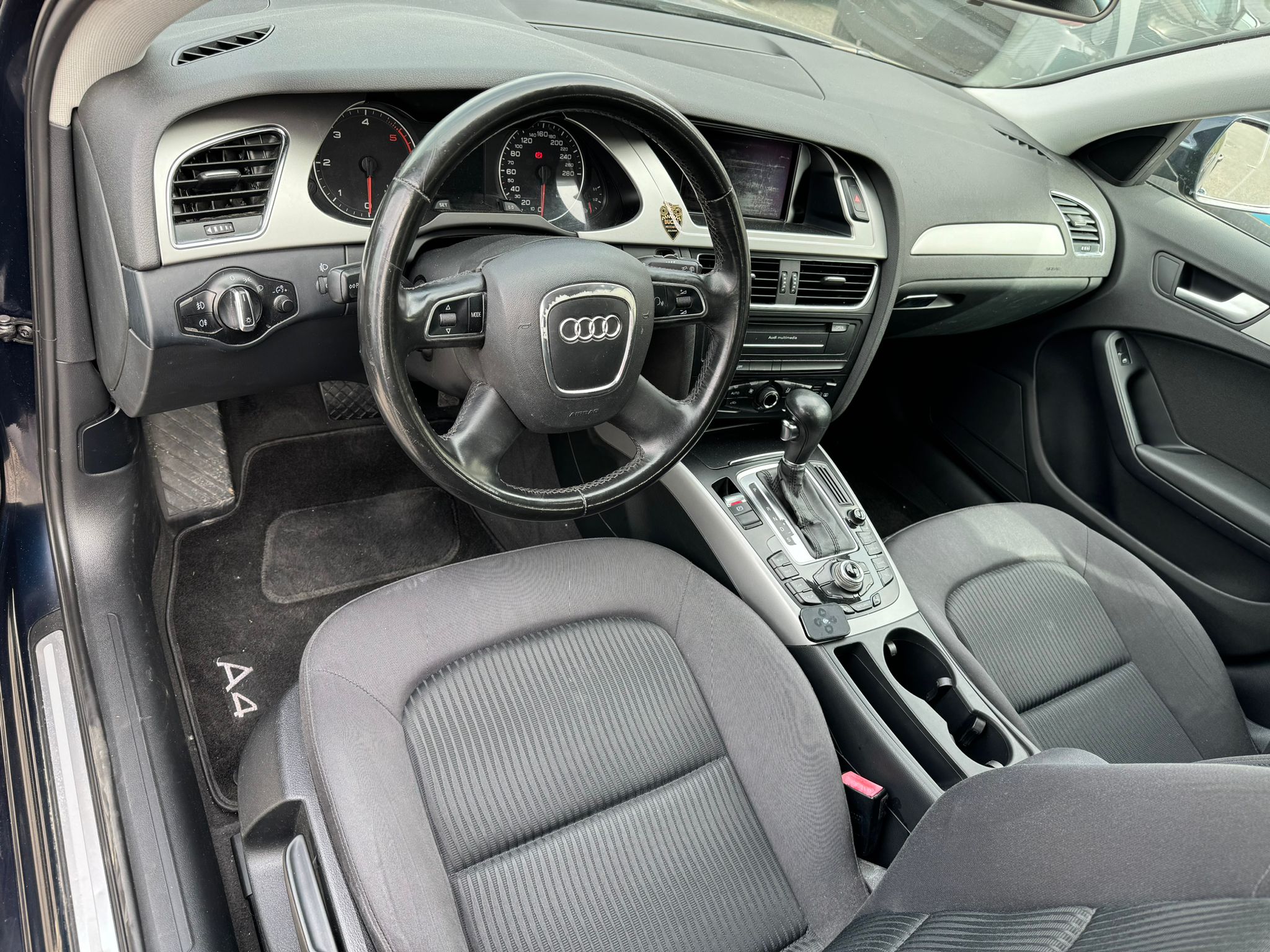 
								AUDI A4 AVANT 2.0 TDI 143CV MULT.ADV.PLUS ANNO 2010 completo									
