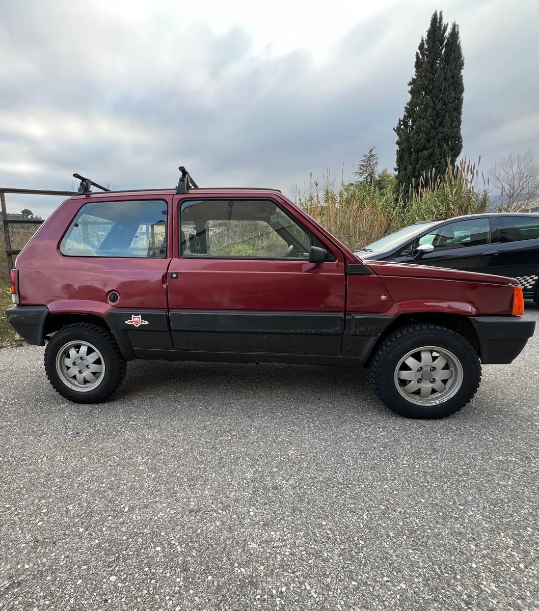 
								FIAT PANDA Ia SERIE 1000 50CV 4X4 SISLEY ANNO 2003 completo									