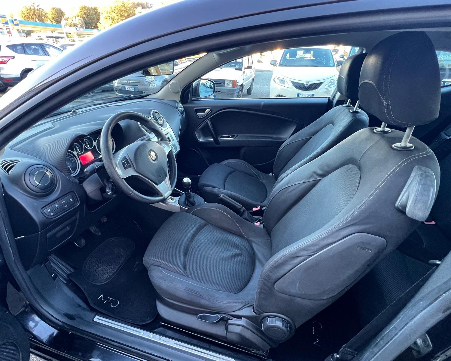 
								ALFA ROMEO MITO 1.3 JTDM-2 95CV ANNO 2011 completo									