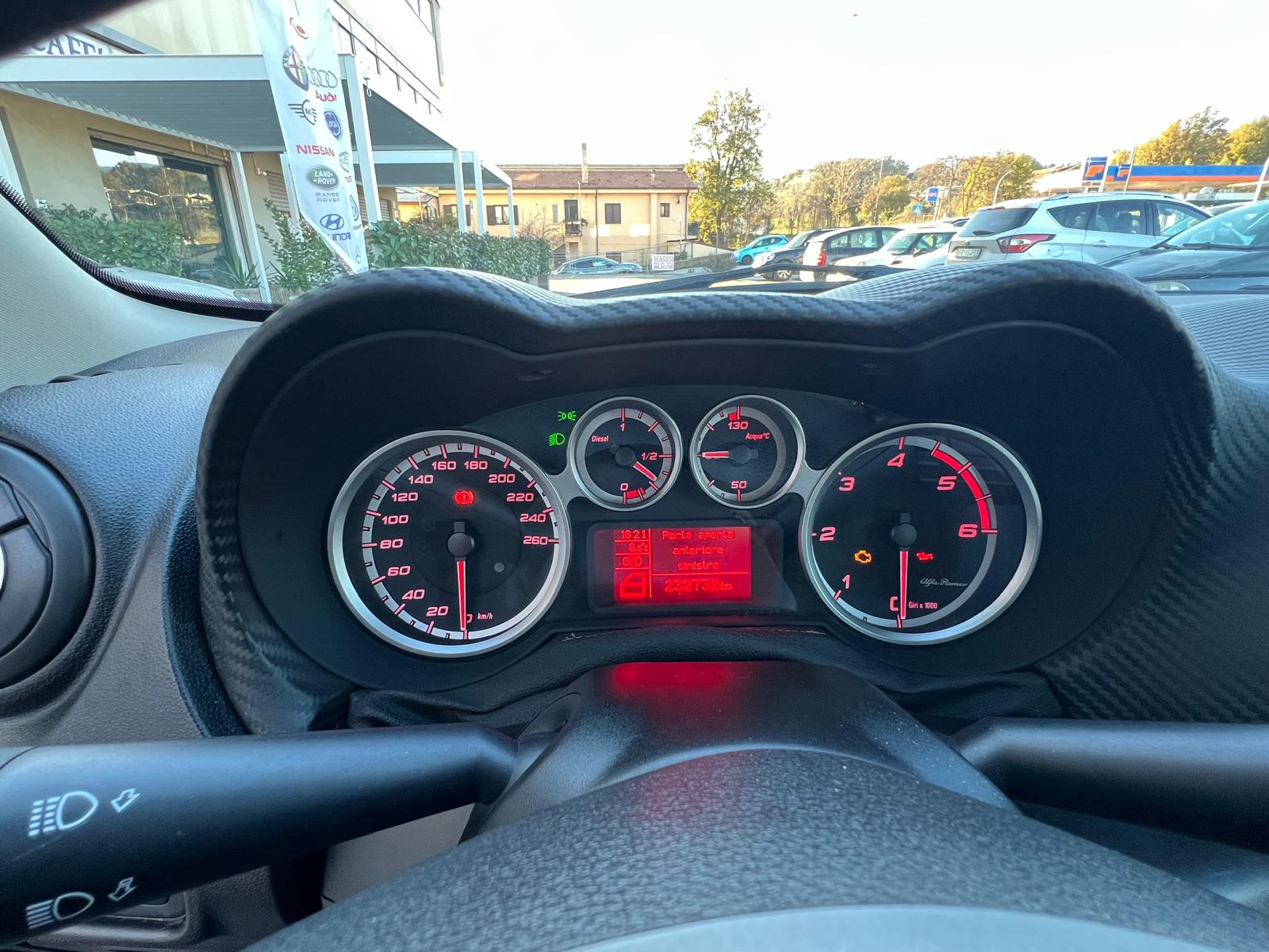 
								ALFA ROMEO MITO 1.3 JTDM-2 95CV ANNO 2011 completo									