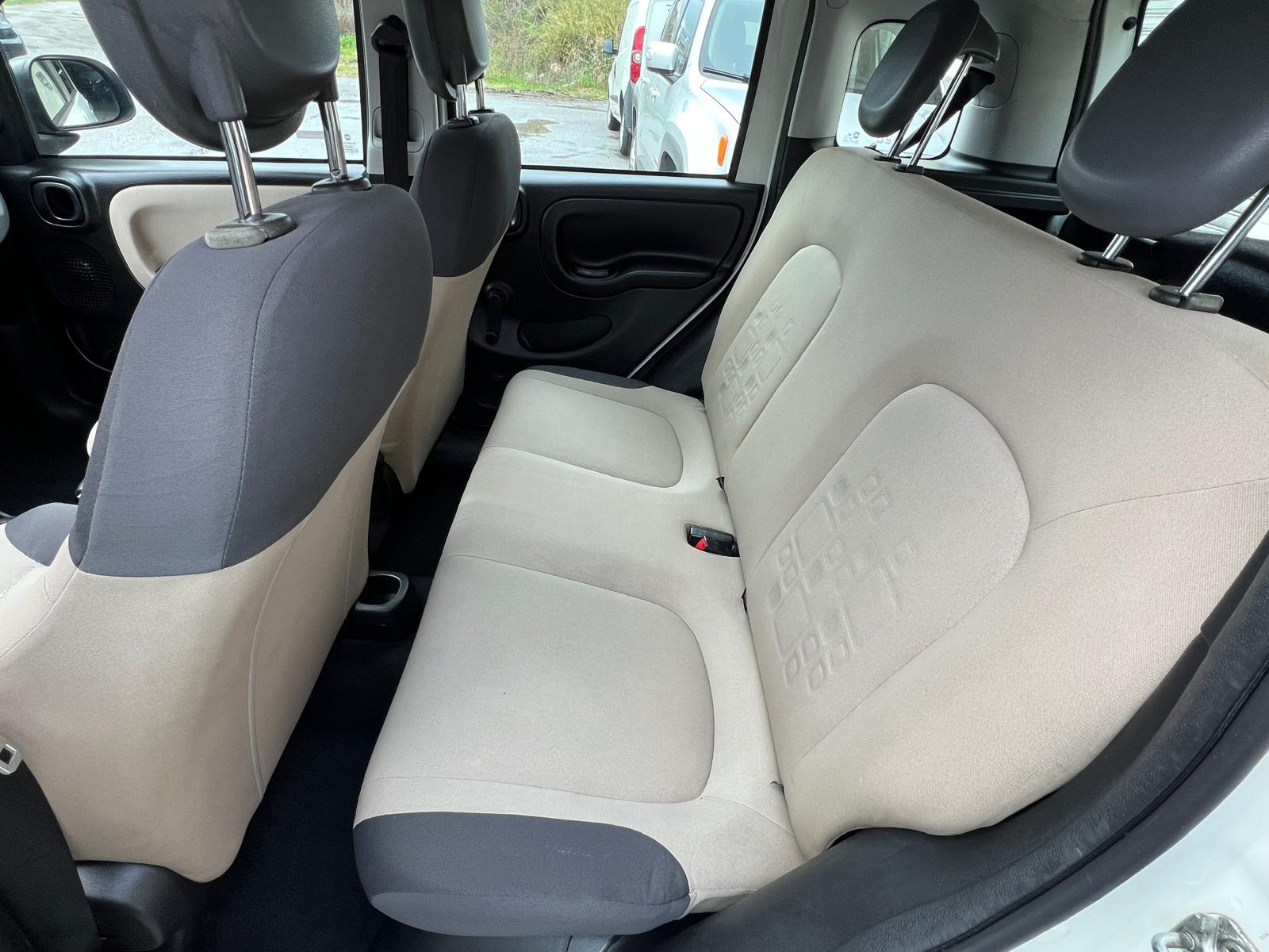 
								FIAT PANDA 1.3 MJT 75CV SeS LOUNGE ANNO 2014 completo									
