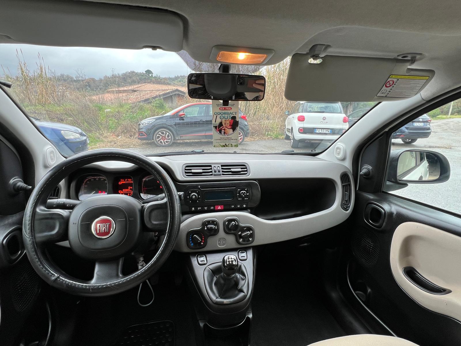 
								FIAT PANDA 1.3 MJT 75CV SeS LOUNGE ANNO 2014 completo									