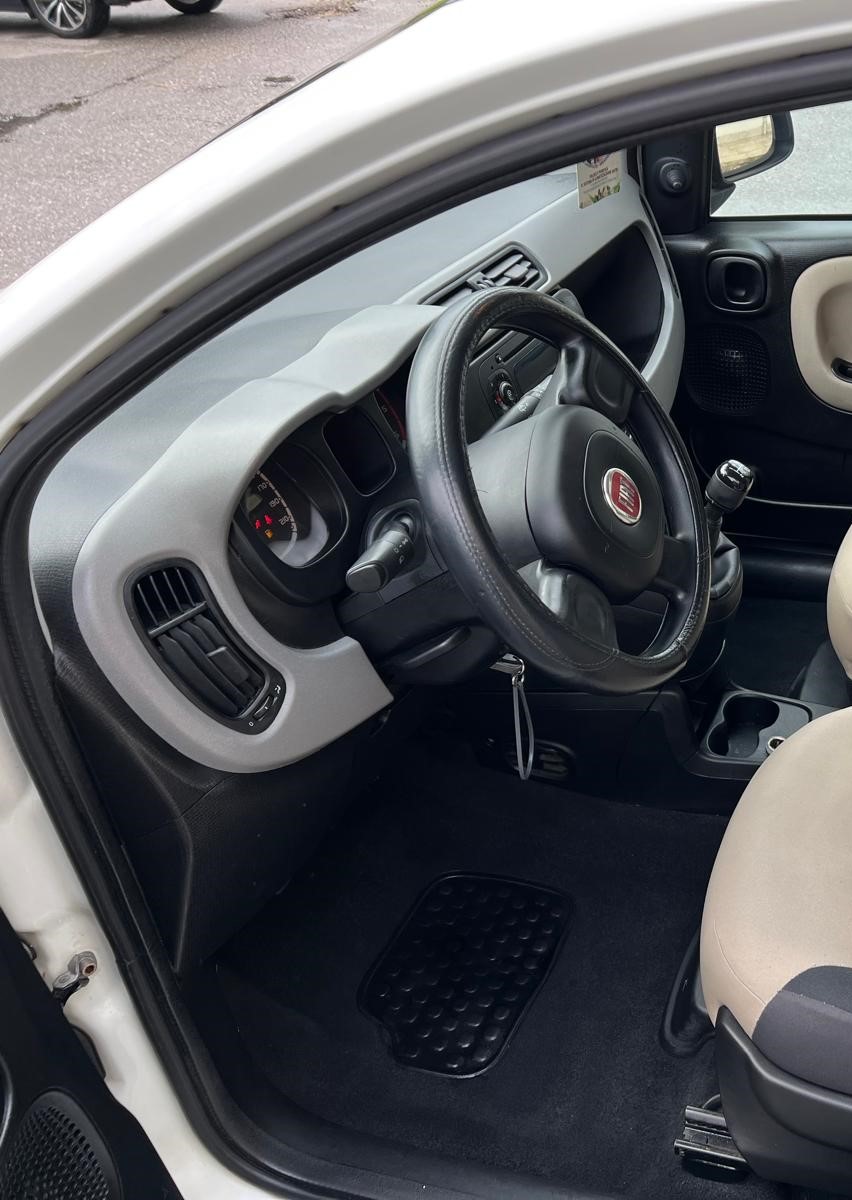 
								FIAT PANDA 1.3 MJT 75CV SeS LOUNGE ANNO 2014 completo									