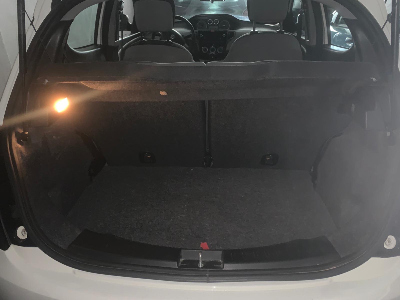 
								LANCIA YPSILON 0.9 TWINAIR 85CV 5P METANO ECOCHIC GOLD ANNO 2013 completo									