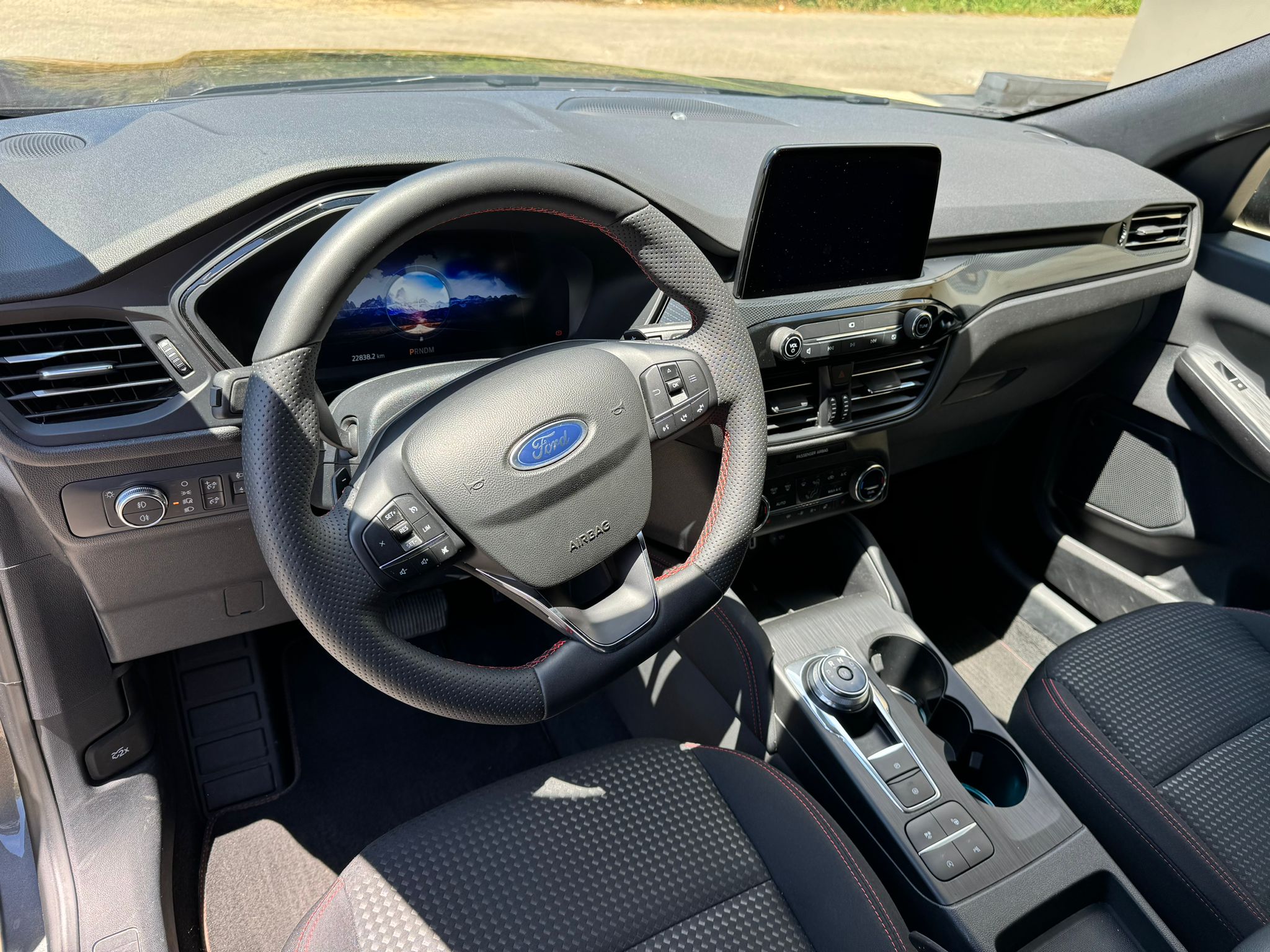 
								FORD KUGA 1.5 ECOBLUE 120CV AUT.2WD ST-LINE X ANNO 2022 Sede: Rende completo									