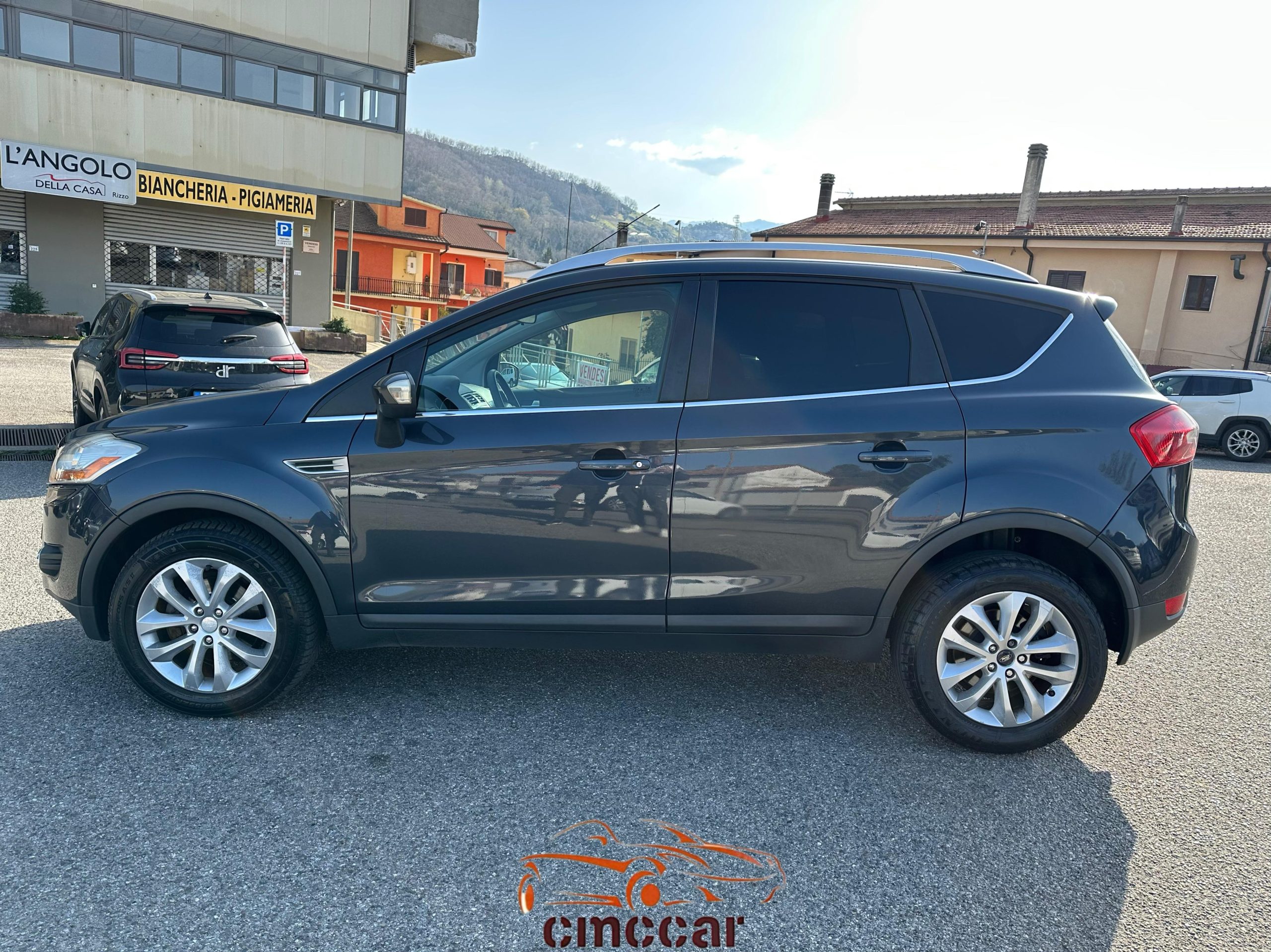 
								FORD KUGA 2.0 TDCI 136CV 2WD TITANIUM DPF completo									