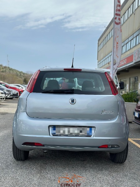 
								FIAT GRANDE PUNTO 1.3 MJT 90 CV 5P EMOTION 2008 completo									