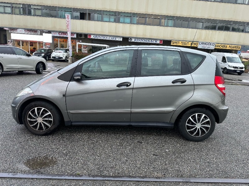 
								MERCEDES CLASSE A 180 CDI 110CV AVANGARDE EDITION 10 completo									