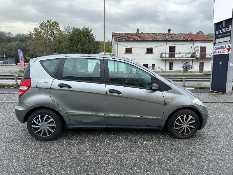 
								MERCEDES CLASSE A 180 CDI 110CV AVANGARDE EDITION 10 completo									