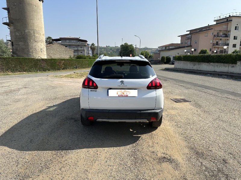 
								Peugeot 2008 SERIE BLUEHDI completo									