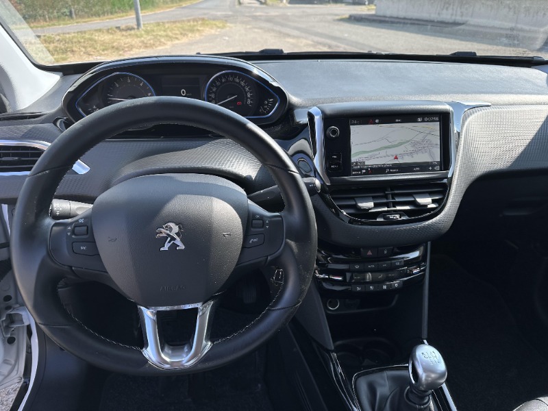 
								Peugeot 2008 SERIE BLUEHDI completo									