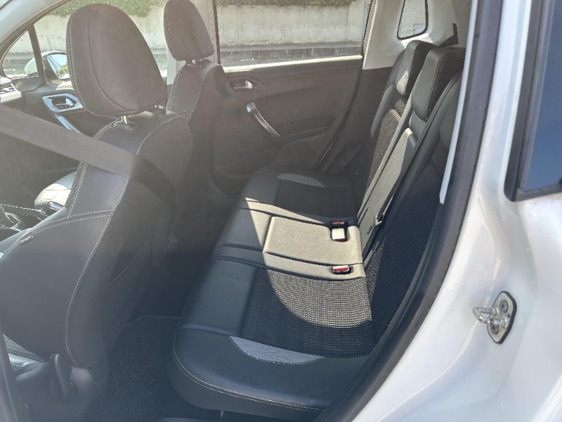 
								Peugeot 2008 SERIE BLUEHDI completo									