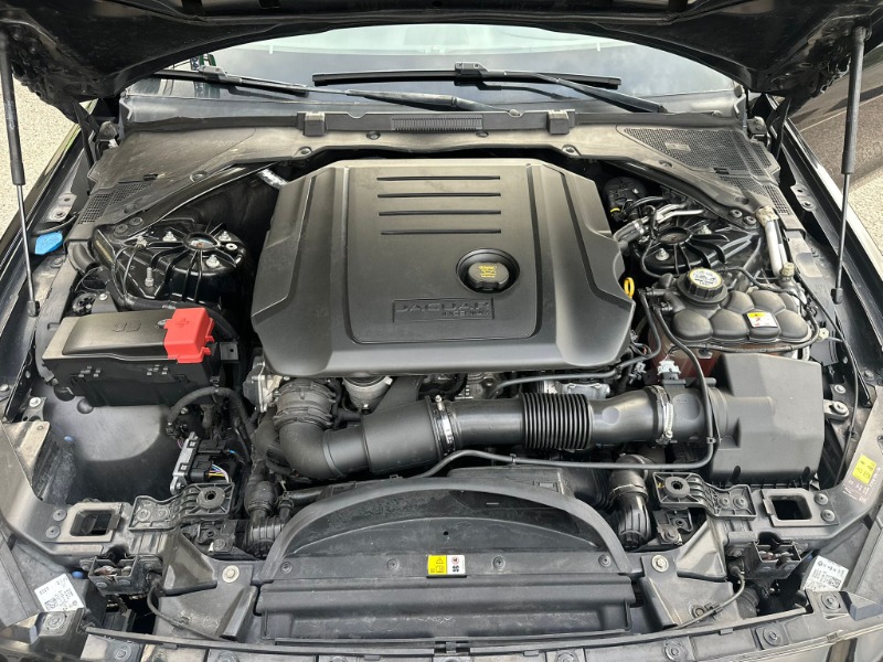 
								JAGUAR XE 2.0 D TURBO 180CV completo									