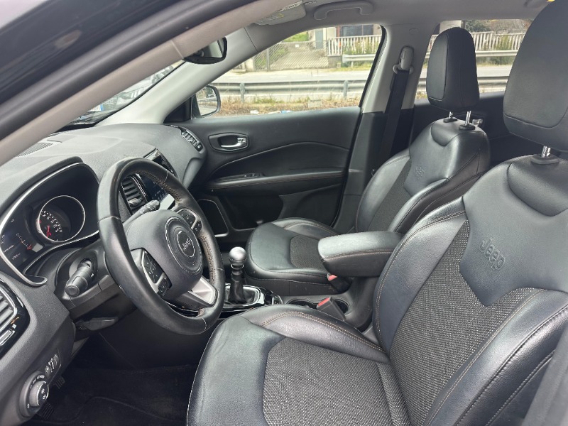 
								Jeep Compass anno 2018 completo									