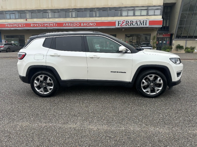 
								Jeep Compass anno 2018 completo									