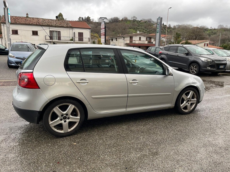 
								Volkswagen Golf V 2.0 TDI Sportline completo									