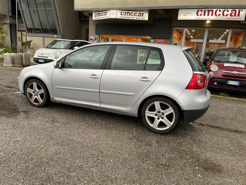 
								Volkswagen Golf V 2.0 TDI Sportline completo									