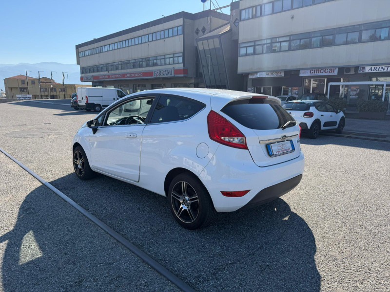 
								Ford Fiesta 1.25 Titanium completo									