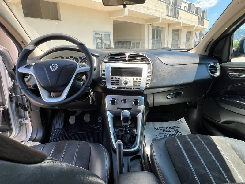 
								LANCIA DELTA 1.6MJT completo									