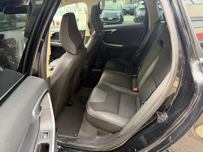 
								VOLVO XC60 D5 AWD SUMMUM completo									
