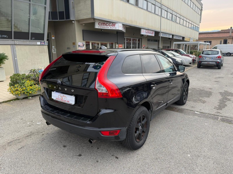 
								VOLVO XC60 D5 AWD SUMMUM completo									