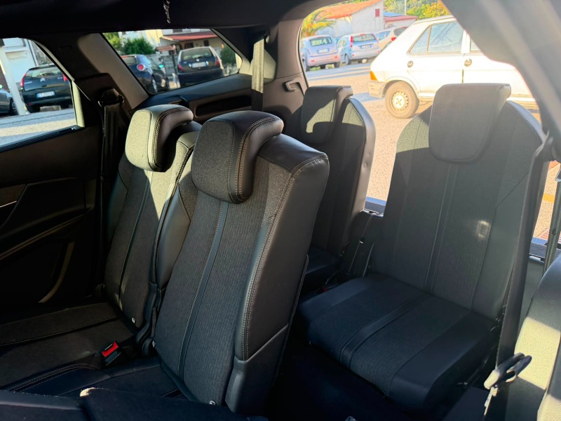 
								PEUGEOT 5008 7p BlueHDI SeS GT line 150cv completo									