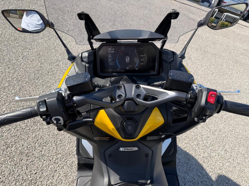 
								T-MAX 560 completo									