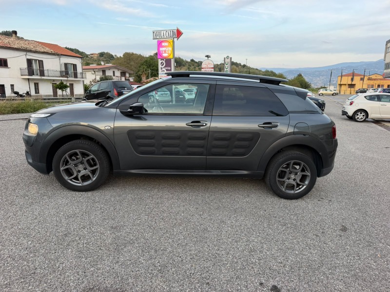 
								Citroen C4 Cactus 1.2 e-VTi Shine completo									