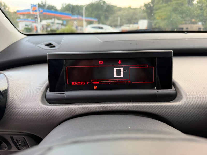 
								Citroen C4 Cactus 1.2 e-VTi Shine completo									