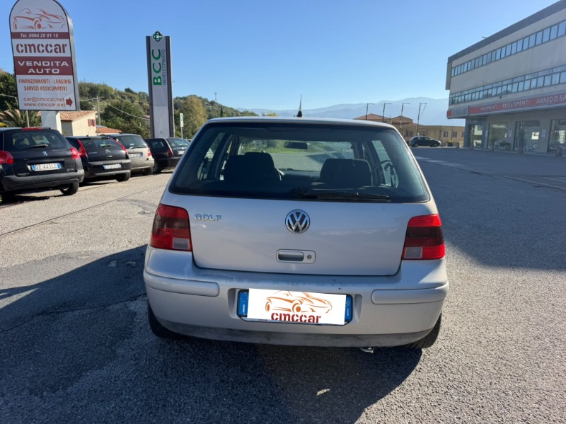 
								Volkswagen Golf 4 1.4 16V completo									