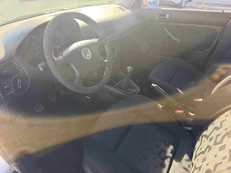 
								Volkswagen Golf 4 1.4 16V completo									
