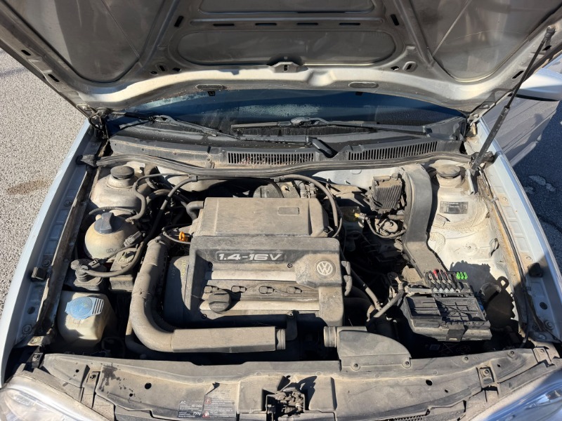 
								Volkswagen Golf 4 1.4 16V completo									
