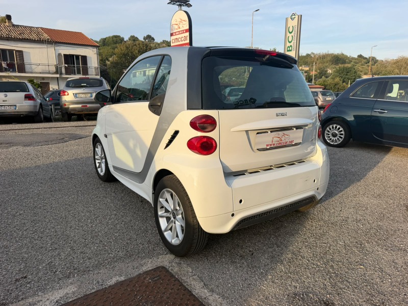 
								SMART FORTWO 0.8 2A SERIE completo									