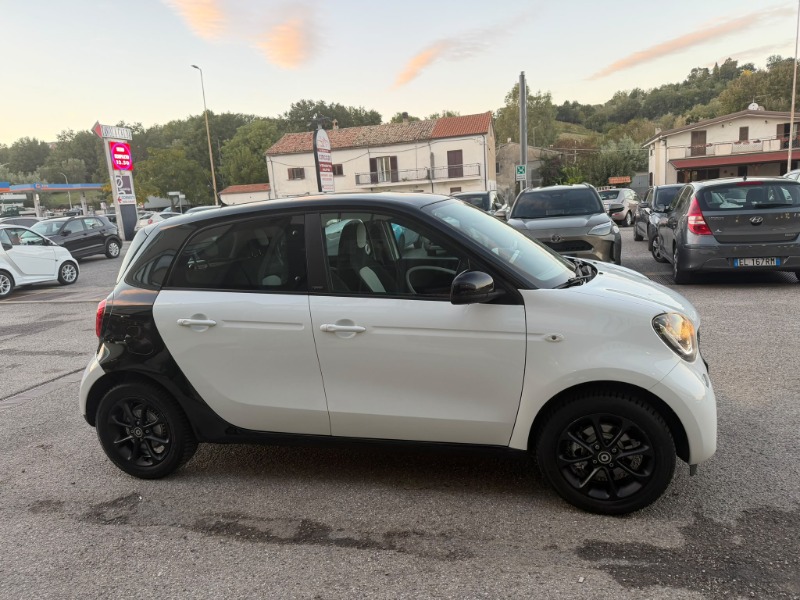 
								SMART FORFOUR 1.0 BENZINA completo									